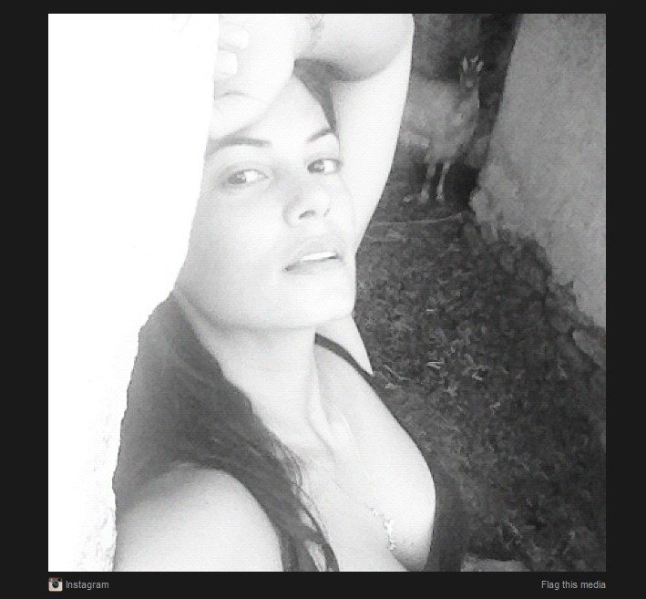 Διάσημη Ελληνίδα σεξοβόμβα φωτογραφίζεται σε… κοτέτσι! [εικόνες] | iefimerida.gr 2