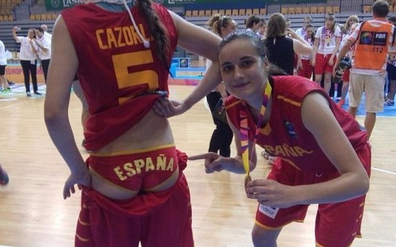 Ισπανίδα πρωταθλήτρια πανηγύρισε δείχνοντας το εσώρουχό της [εικόνα] | iefimerida.gr 0