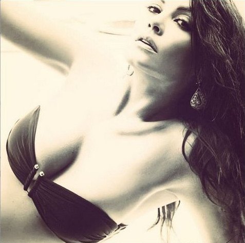 Η σέξι πόζα της Μαρίας Κορινθίου που τρέλανε το Instagram [εικόνα] | iefimerida.gr 0