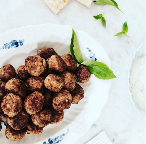 Η Μαρί Σαντάλ φτιάχνει κεφτεδάκια και «σερβίρει» στο ίντερνετ [εικόνα] | iefimerida.gr 0