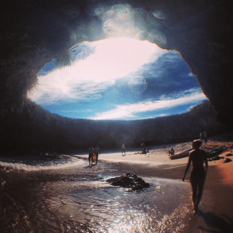 Πώς βόμβες στρατιωτικών δοκιμών δημιούργησαν μια από τις πιο όμορφες «κρυφές» παραλίες του κόσμου [εικόνες & βίντεο] | iefimerida.gr 1