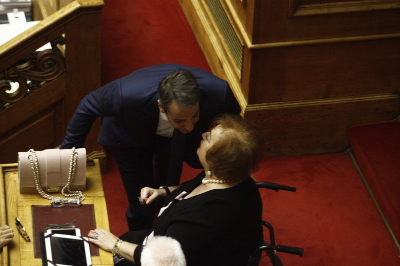 Και η Μαριέττα Γιαννάκου στη Βουλή -Στη συζήτηση για την Παιδεία [εικόνες]  | iefimerida.gr 1