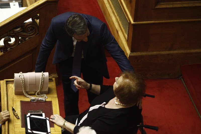 Και η Μαριέττα Γιαννάκου στη Βουλή -Στη συζήτηση για την Παιδεία [εικόνες]  | iefimerida.gr 3