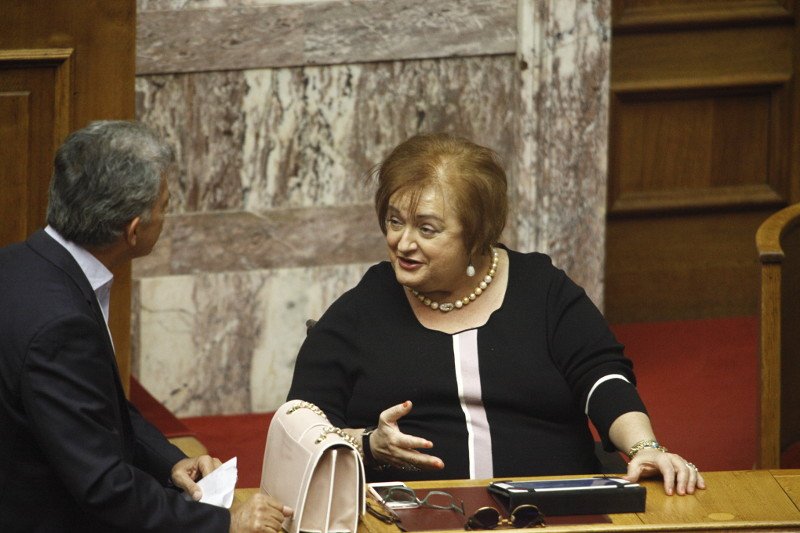 Και η Μαριέττα Γιαννάκου στη Βουλή -Στη συζήτηση για την Παιδεία [εικόνες]  | iefimerida.gr 4