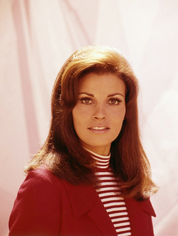 Η ριγέ μπλούζα του ναύτη είναι σικ όταν τη φοράνε σταρ [εικόνες] | iefimerida.gr 14