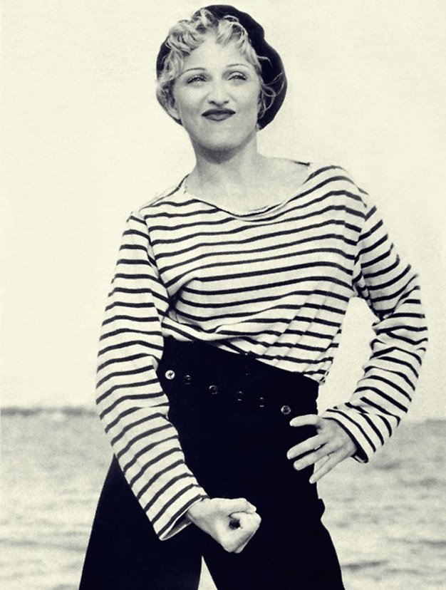 Η ριγέ μπλούζα του ναύτη είναι σικ όταν τη φοράνε σταρ [εικόνες] | iefimerida.gr 6