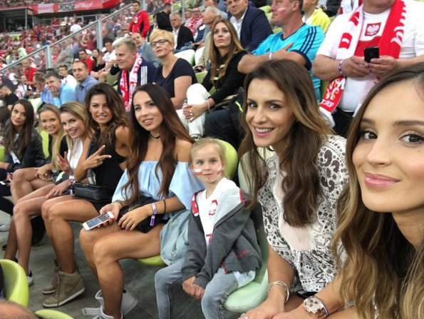 Τα κορίτσια του Euro 2016 - 5 σύντροφοι ποδοσφαιριστών «παίζουν μπάλα» στο Instagram [εικόνες] | iefimerida.gr 11