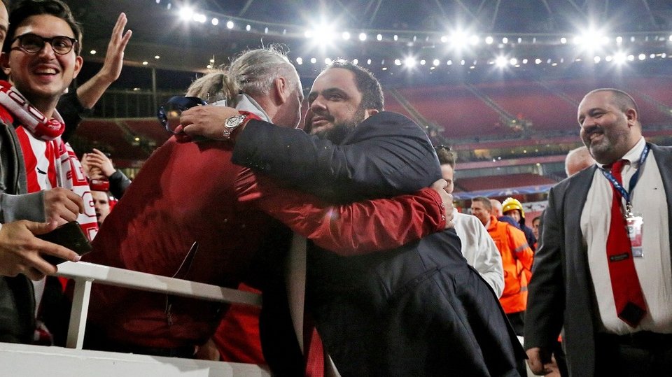 Μυθικό πριμ από τον Μαρινάκη για τη νίκη επί της Αρσεναλ [εικόνες] | iefimerida.gr 1