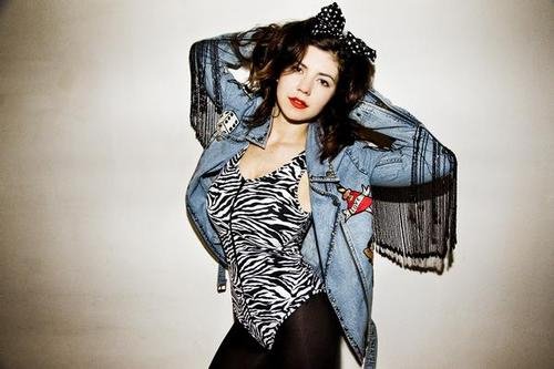 Marina and the Diamonds -Η Ελληνίδα που ξετρέλανε τους Βρετανούς, για πρώτη φορά στην Ελλάδα [εικόνες & βίντεο] | iefimerida.gr 2