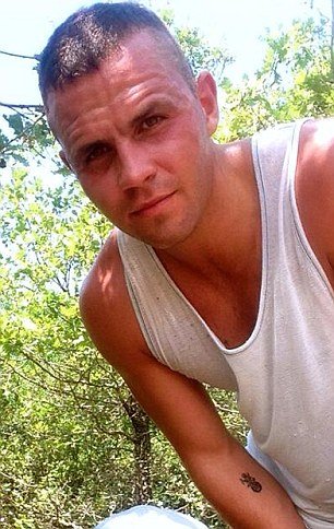 O Ελληνας που σκοτώθηκε πολεμώντας τους τζιχαντιστές [εικόνες]    | iefimerida.gr 1