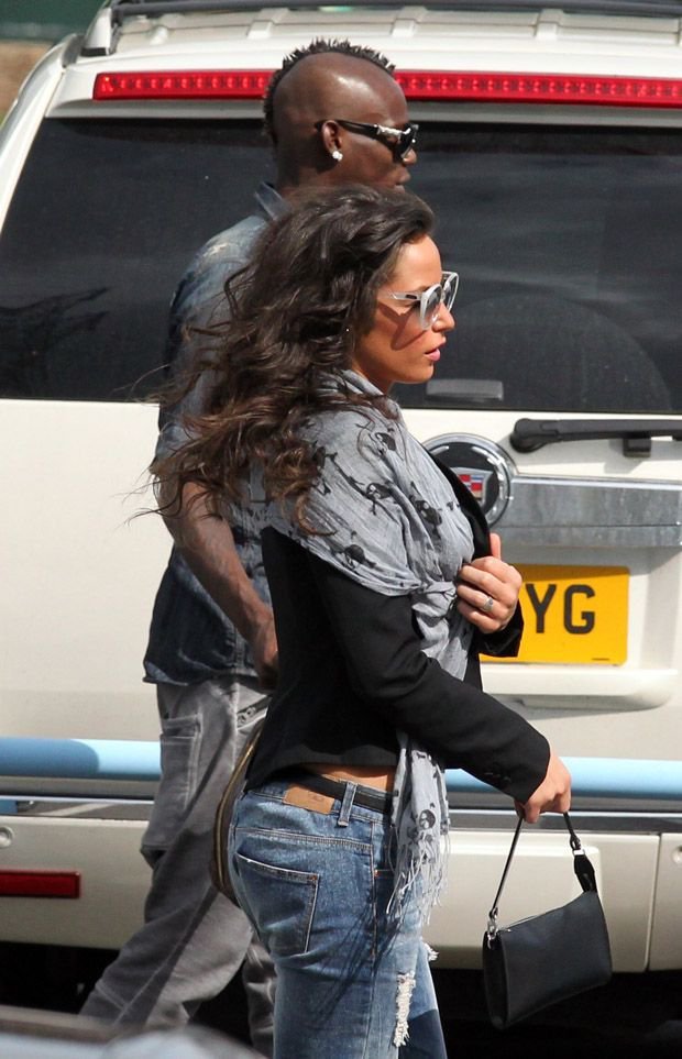 Ο Μπαλοτέλι διέλυσε την πολυτελή του Benltey στο κέντρο του Μάντσεστερ! | iefimerida.gr 0