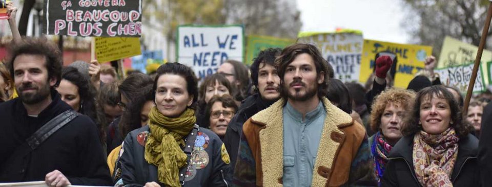 Ζυλιέτ Μπινός και Μαριόν Κοτιγιάρ διαδήλωσαν στο Παρίσι, το Σάββατο [εικόνα] | iefimerida.gr 0