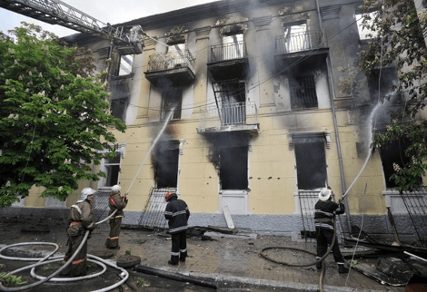 Αιματοκύλισμα στη Μαριούπολη ενώ ο Πούτιν πήγαινε ως θριαμβευτής στην Κριμαία | iefimerida.gr 1