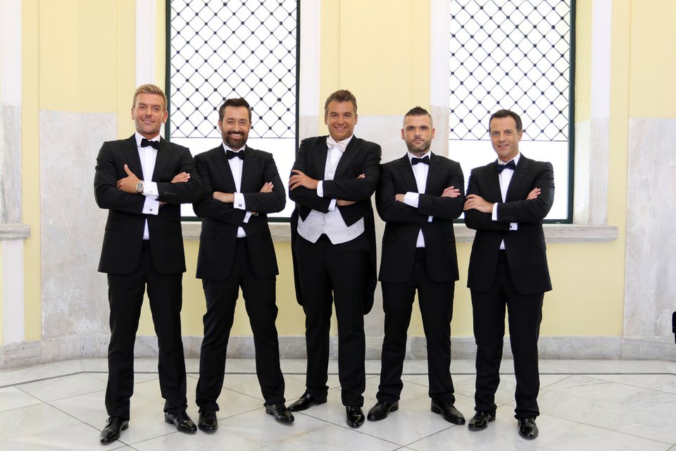 Σκορδά αλά Τζολί: Το φόρεμα με το βαθύ σκίσιμο και το ατελείωτο πόδι [εικόνες] | iefimerida.gr 3