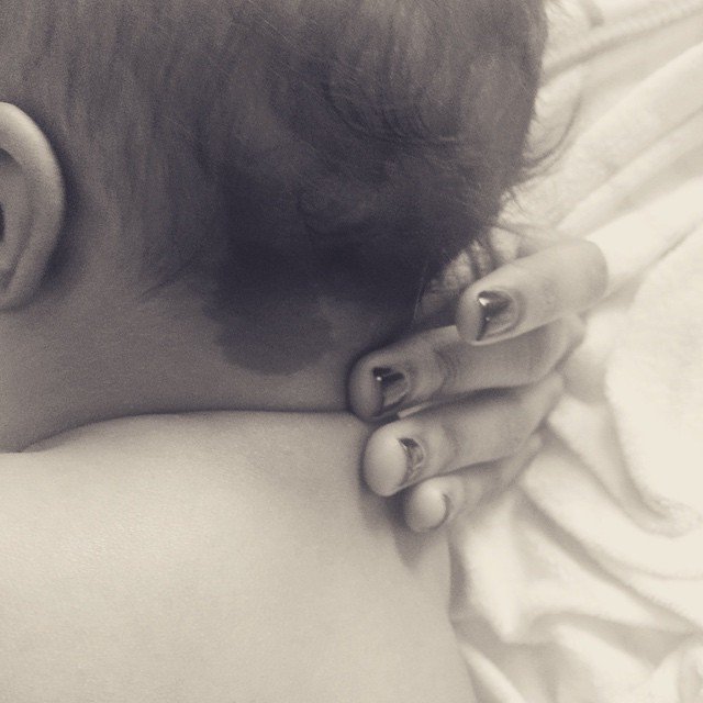 Κερδίζουν το Ιντερνετ: Ποστάρουν εικόνες τους με ελιές και κηλίδες στο πρόσωπό τους [εικόνες] | iefimerida.gr 4