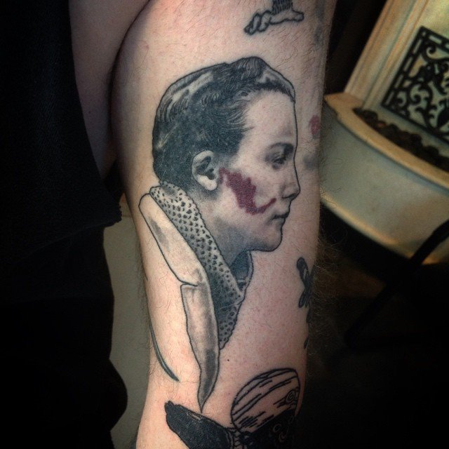 Κερδίζουν το Ιντερνετ: Ποστάρουν εικόνες τους με ελιές και κηλίδες στο πρόσωπό τους [εικόνες] | iefimerida.gr 7