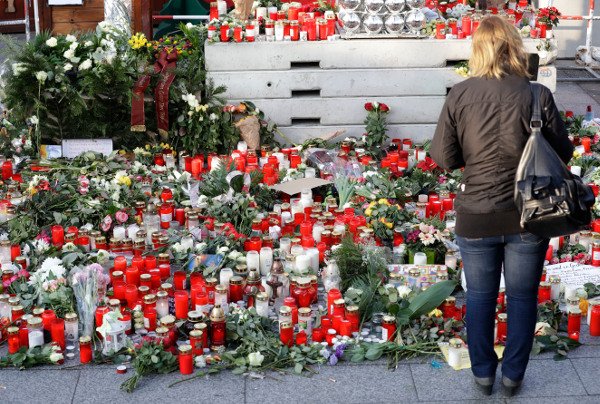 Γερμανία: Προβληματισμός για την αντιμετώπιση της τρομοκρατίας μετά το μακελειό στο Βερολίνο | iefimerida.gr 3