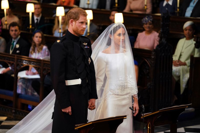 Πώς η Μέγκαν Μαρκλ τίμησε με το νυφικό της την πριγκίπισσα Νταϊάνα [εικόνες] | iefimerida.gr 0