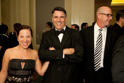 Ο γοητευτικός Ελληνας που στις ΗΠΑ  έσωσε ένα περιοδικό [εικόνες] | iefimerida.gr 1