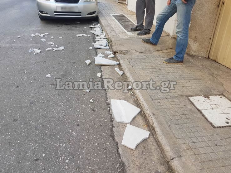 «Εβρεξε» μάρμαρα στο κέντρο της Λαμίας [εικόνες & βίντεο] | iefimerida.gr 0