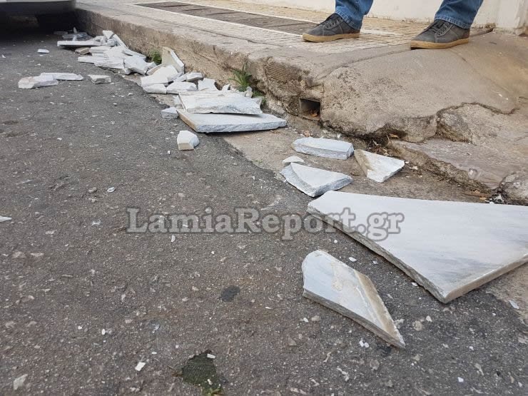 Λαμία: «Εβρεξε» μάρμαρα στο κέντρο της πόλης [εικόνες & βίντεο] | iefimerida.gr 4