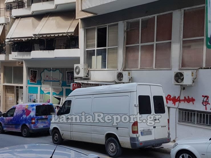 Λαμία: «Εβρεξε» μάρμαρα στο κέντρο της πόλης [εικόνες & βίντεο] | iefimerida.gr 1