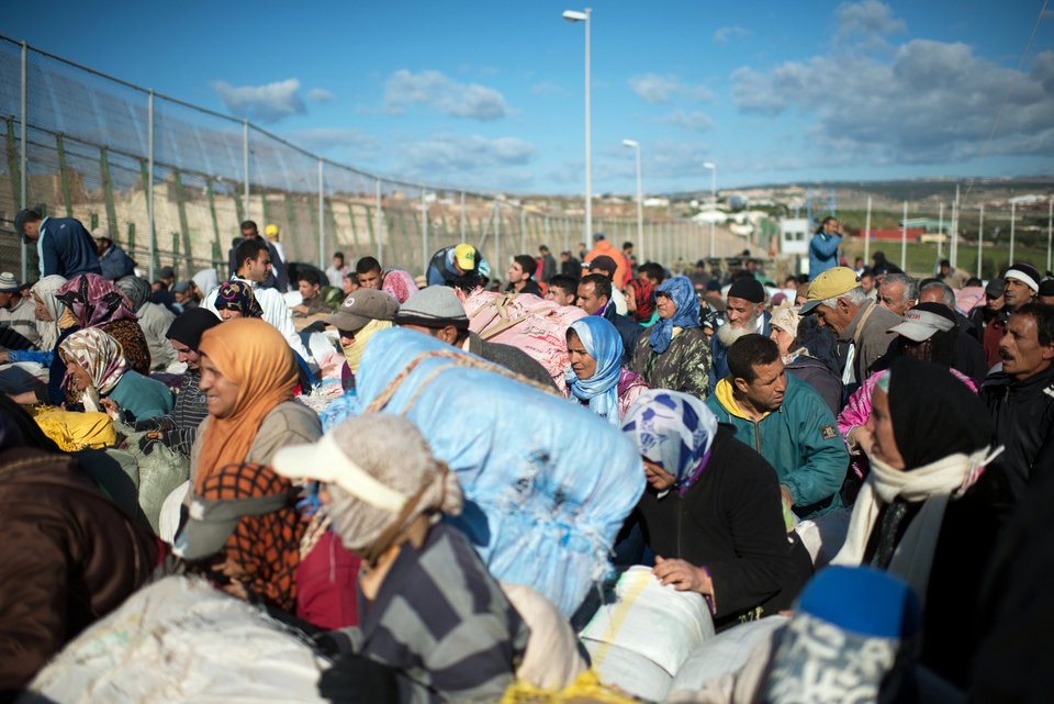 Οι «γυναίκες μουλάρια» του Μαρόκου -Εκεί όπου το ασθενές φύλο σηκώνει το βάρος της επιβίωσης, κυριολεκτικά [εικόνες] | iefimerida.gr 0