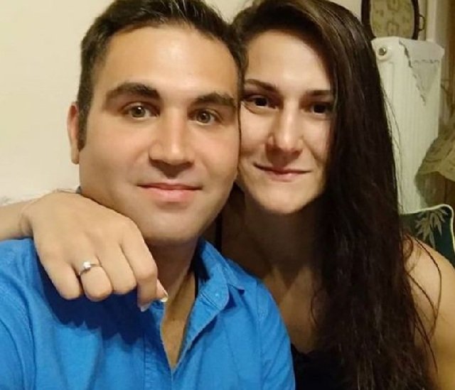 Η Εύη Χαβαλέ και ο Λάμπρος Κόκκαλης είναι μαζί δέκα χρόνια. Γνωρίστηκαν στο Πανεπιστήμιο Θεσσαλίας που ήταν συμφοιτητές. Είναι και οι δύο ιστορικοί.