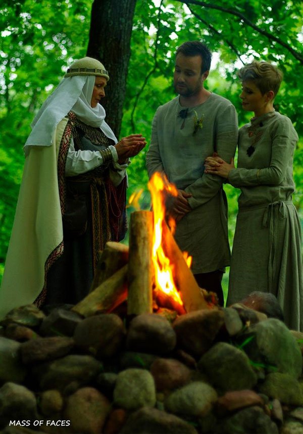 Αυτό το ζευγάρι δε μπορούσε να αποφασίσει που θα παντρευτεί και έκανε κάτι πραγματικά ευφάνταστο [εικόνες]  | iefimerida.gr 0