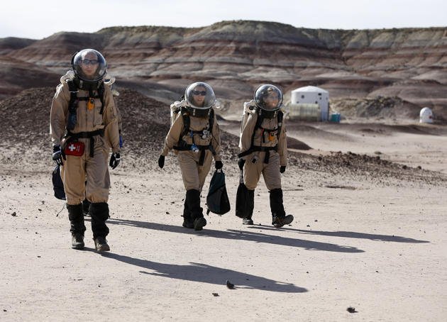 Οι αστροναύτες της Γης -Πώς βιώνουν την εμπειρία του διαστήματος χωρίς να ταξιδέψουν στο φεγγάρι [εικόνες&βίντεο] | iefimerida.gr 4