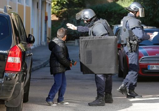 Σοκ στη Μασσαλία: Πυροβολισμοί εναντίον του διοικητή της αστυνομίας [εικόνες] | iefimerida.gr 0