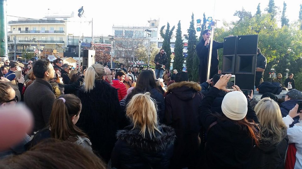 Κυκλοφοριακό «έμφραγμα» στη Γλυφάδα λόγω «Κόκκινης Κυριακής» [εικόνες] | iefimerida.gr 1