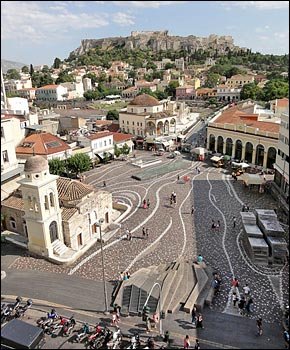 Nα σώσουμε την πανέμορφη πλατεία Μοναστηρακίου: Κακοτεχνίες και μπαλώματα την διαλύουν [εικόνες]  | iefimerida.gr 0