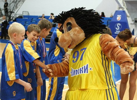 Οδηγίες στους παίκτες από τη... μασκότ! [εικόνες & βίντεο] | iefimerida.gr 0