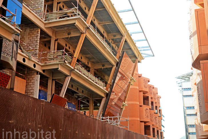 Στο Αμπου Ντάμπι, στη μέση της ερήμου χτίζεται από το μηδέν μια πόλη -Εντυπωσιακή, οικολογική, δροσερή [εικόνες & βίντεο] | iefimerida.gr 1