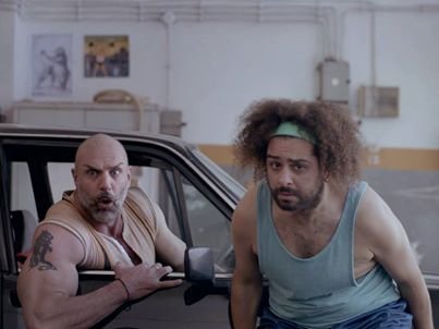 Ποιος είναι ο μασίστας της γνωστής διαφήμισης, που γυμνάζεται σηκώνοντας ανθρώπους στον αέρα και δηλώνει χαζομπαμπάς [εικόνες] | iefimerida.gr 2