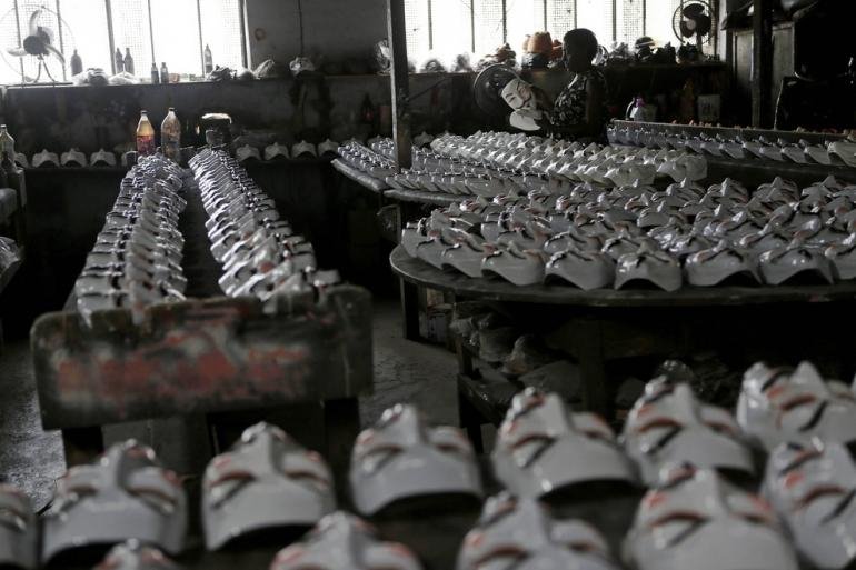 Οι φτηνοί εργάτες πίσω από τις μάσκες των Anonymous-Οι τριτοκοσμικές συνθήκες και ο άνθρωπος που ενέπνευσε τους ακτιβιστές  [εικόνες] | iefimerida.gr 1