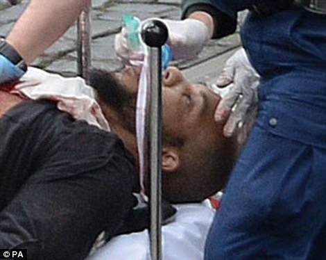 Μακελάρης του Λονδίνου: Από χαμογελαστό σχολιαρόπαιδο, αιμοσταγής τζιχαντιστής [εικόνες]  | iefimerida.gr 3