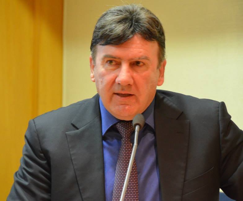 Παραιτήθηκε ο διευθυντής του γραφείου του Τόσκα μετά το τσιφτετέλι με τον Πανούση [βίντεο] | iefimerida.gr 0