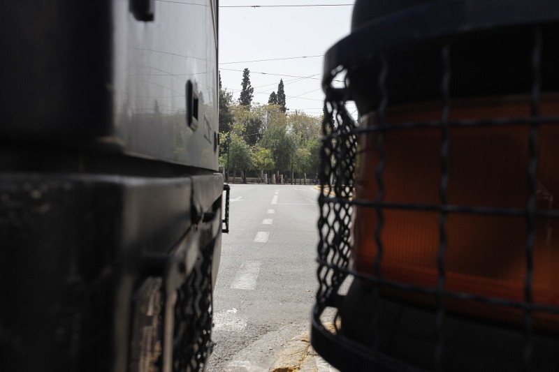 Χημικά και ξύλο-Στα χέρια λιμενεργάτες-ΜΑΤ για την ιδιωτικοποίηση του ΟΛΠ [εικόνες] | iefimerida.gr 4