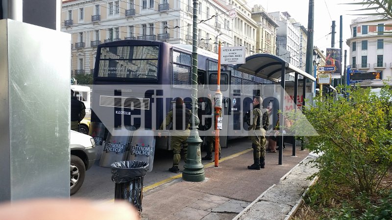 «Πόλεμος» στα Εξάρχεια: Εξελιγμένες μολότοφ και πιστόλια με εκρηκτικά -Στην επέτειο της δολοφονίας Γρηγορόπουλου [εικόνες &amp; βίντεο] | iefimerida.gr 26