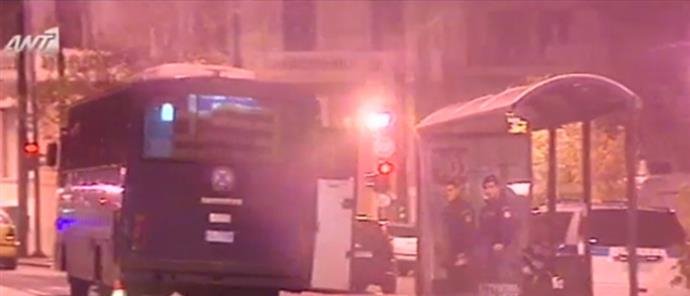 Με εντολή Φορτσάκη τα ΜΑΤ στη Νομική για να μη γίνει κατάληψη [εικόνες] | iefimerida.gr 1