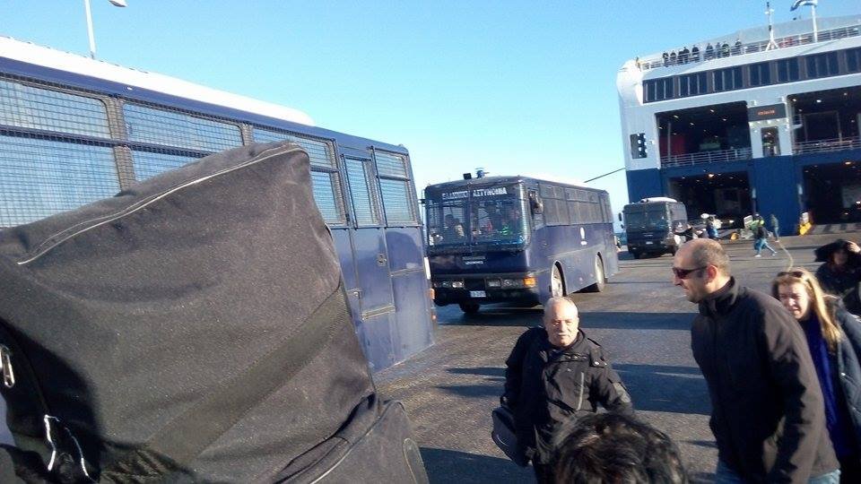 Ενισχύονται οι δυνάμεις των ΜΑΤ στην Κω -Εφτασαν κλούβες από την Αθήνα [εικόνες] | iefimerida.gr 3