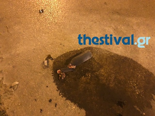 Θεσσαλονίκη: Αντιεξουσιαστές επιτέθηκαν με 30 μολότοφ σε κλούβα των ΜΑΤ [εικόνες] | iefimerida.gr 1