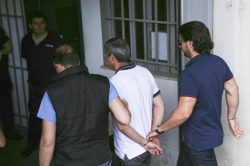 Αυτός είναι ο άνδρας των ΜΑΤ που στραγγάλισε την 7χρονη κόρη του [εικόνες] | iefimerida.gr 6