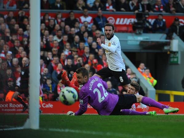 Σπουδαία νίκη (2-1) για την Μάντσεστερ Γιουνάιτεντ στο «Ανφιλντ» επί της Λίβερπουλ [εικόνες & βίντεο] | iefimerida.gr 0