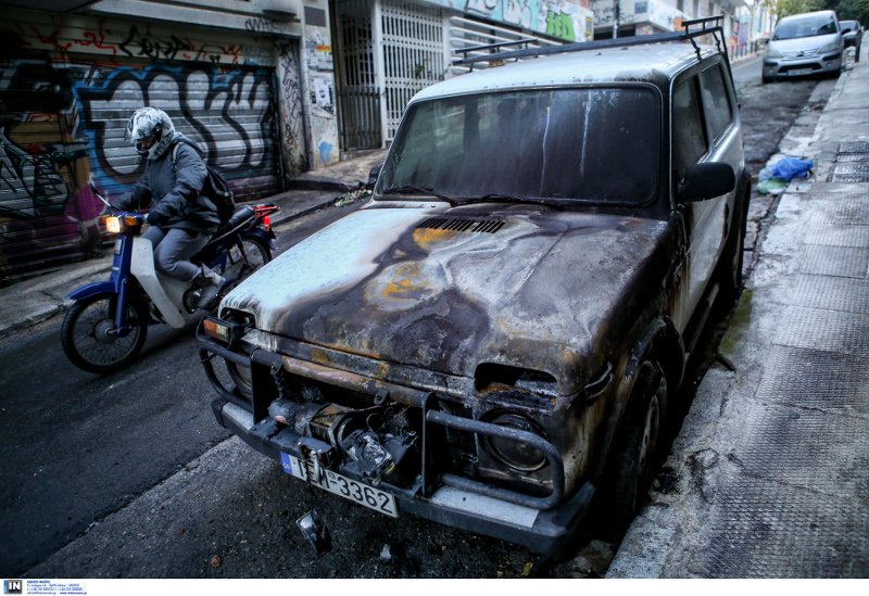 Αφησαν την Αθήνα στο έλεος κουκουλοφόρων -Εικόνες-σοκ στα Εξάρχεια | iefimerida.gr 2