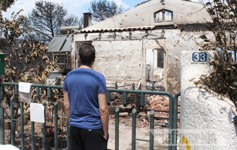 Στάχτη και αποκαΐδια στο Μάτι...