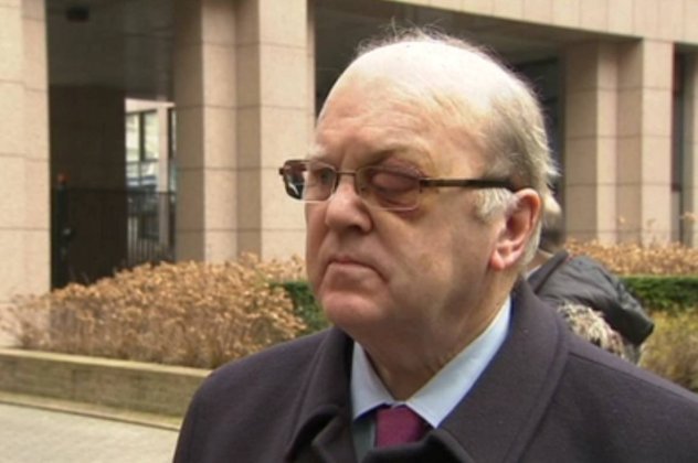 Με... μαυρισμένο μάτι εμφανίστηκε ο Ιρλανδός στις Βρυξέλλες - «Περιμέναμε ξύλο, αλλά στον Βαρουφάκη» σχολιάζει το Twitter [εικόνες] | iefimerida.gr 3