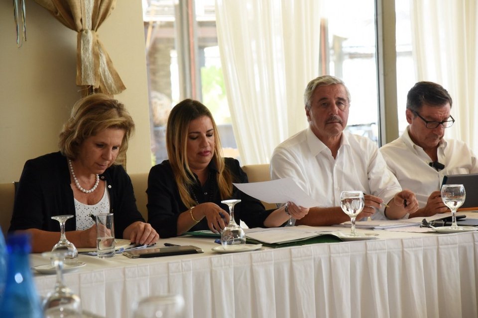 Στο Μάτι η Φώφη Γεννηματά: Οι πληγές είναι ακόμη ανοιχτές -Δεν χωρούν άλλα επικοινωνιακά παιχνίδια | iefimerida.gr 1